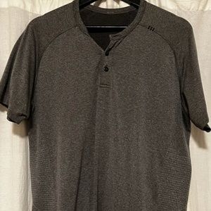 Awesome Lululemon Metal Vent Henley. Large. Gray